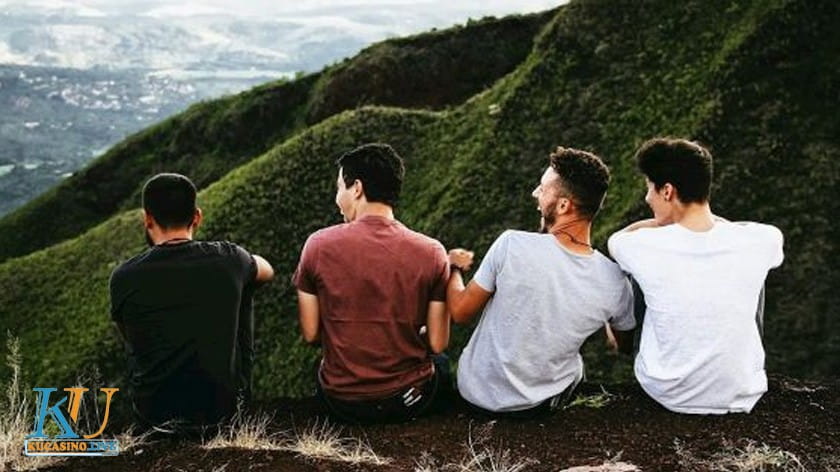 Mơ thấy bạn học cũ đánh con gì trúng lớn? Điềm lành hay dữ? 2 Mơ thấy bạn học cũ điềm báo gì? Đánh số mấy trúng lớn?